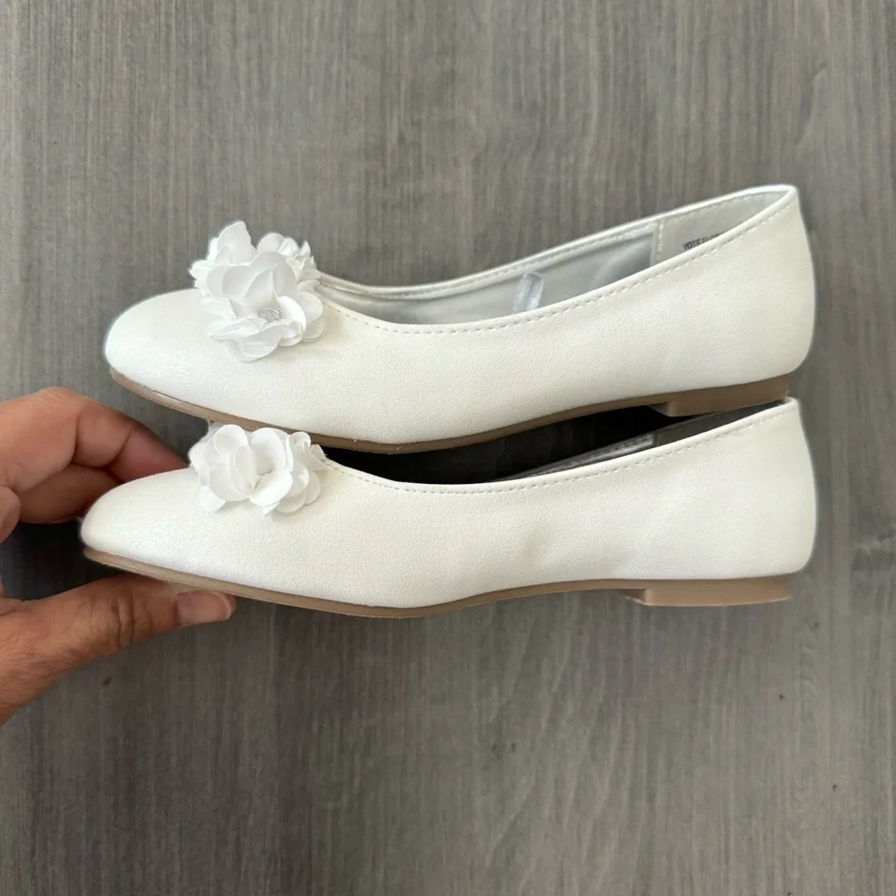 Kenneth Cole girls white Floral formal Flat shoes size 1 NWOT